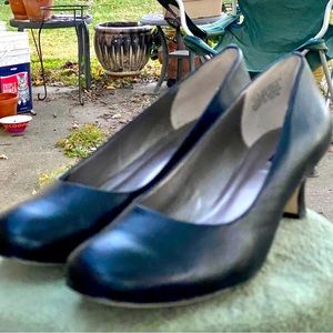 Excellent Array Flatter Black Pumps Dress Shoes Size 11